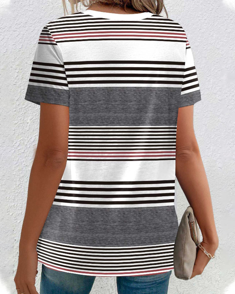 Kortärmad randig t-shirt med knappar