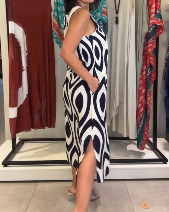 Klänningar kommer med ärmlösa och trendiga stilar