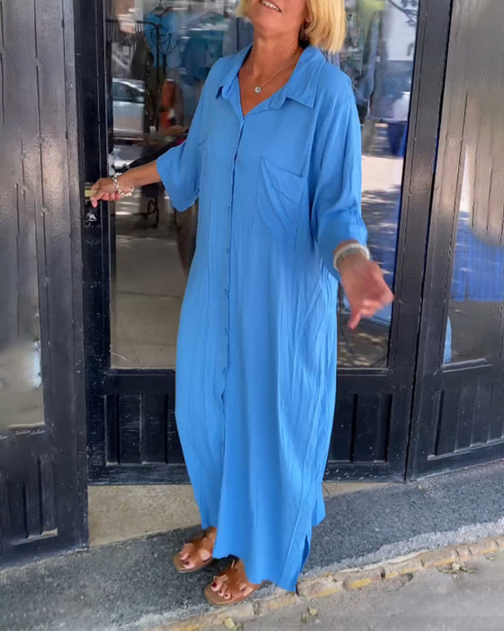 Klänning med slitsar och slag