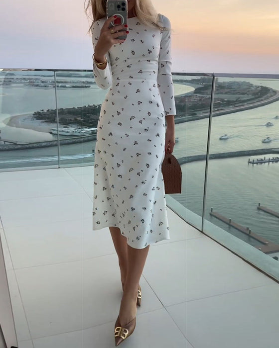 Elegant klänning med rund hals med enkel tryck