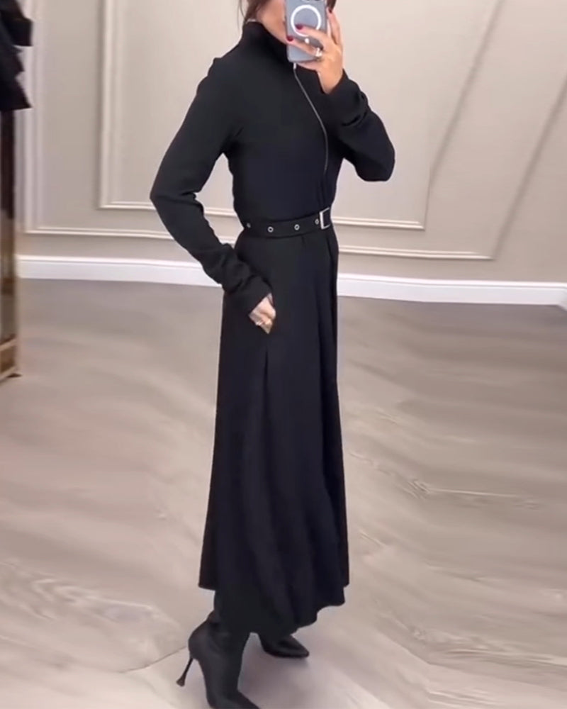 Klänning med dragkedja och krage