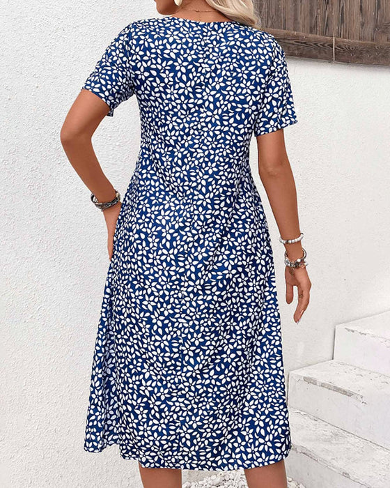 Klänning med rund hals och pendlarstil