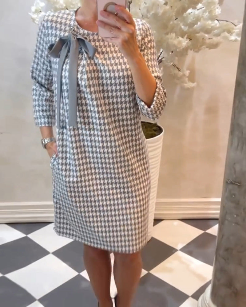 Klänning med elegant stil och houndstooth mönster