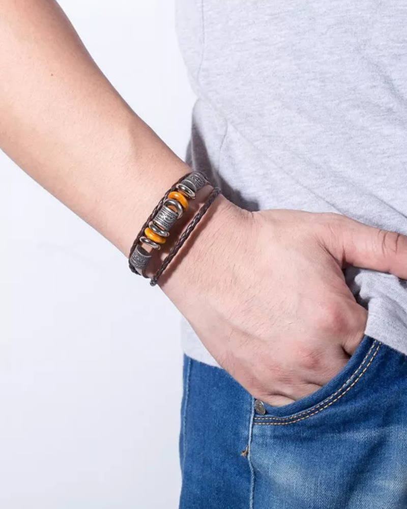 Handpärlat flerlagers läderarmband