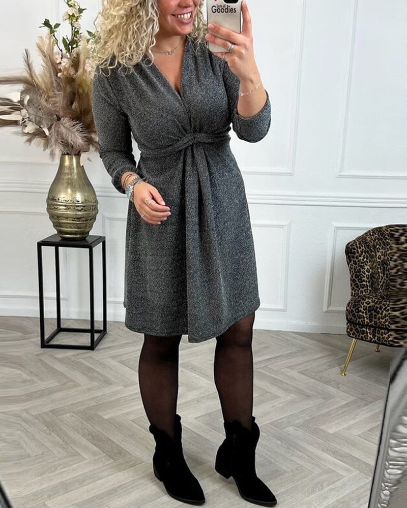 Enfärgad Klänning med nyppad midja