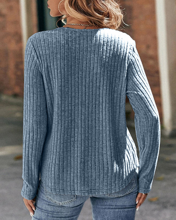 Långärmad spets i panel med rund hals