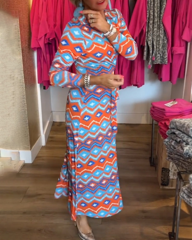 Färgglad tryckt klänning med axelband