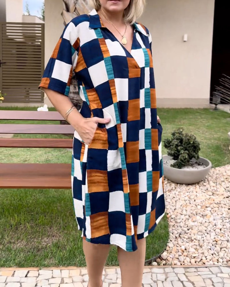 Klänning med korta ärmar och pläd