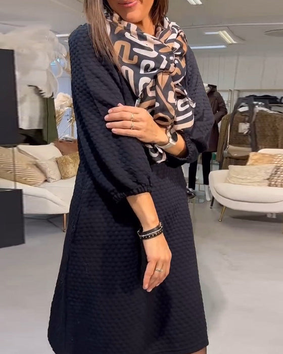 Elegant enfärgad klänning