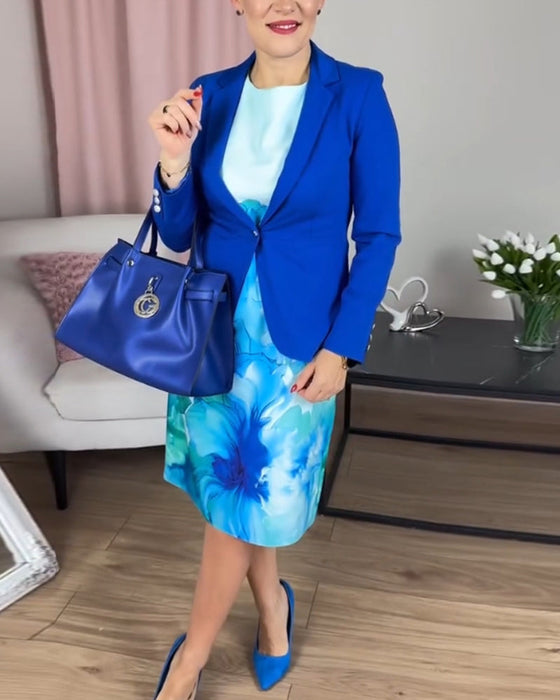 Klänning med korta ärmar och tryck och lös passform