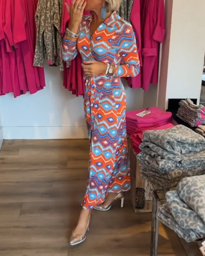 Färgglad tryckt klänning med axelband