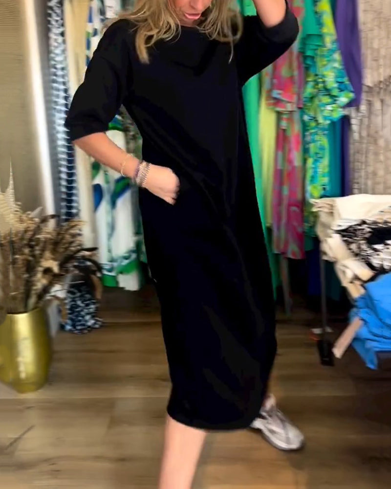 Enfärgad klänning med rund halsringning