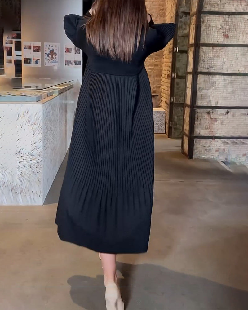 Elegant enfärgad klänning med lykt ärm