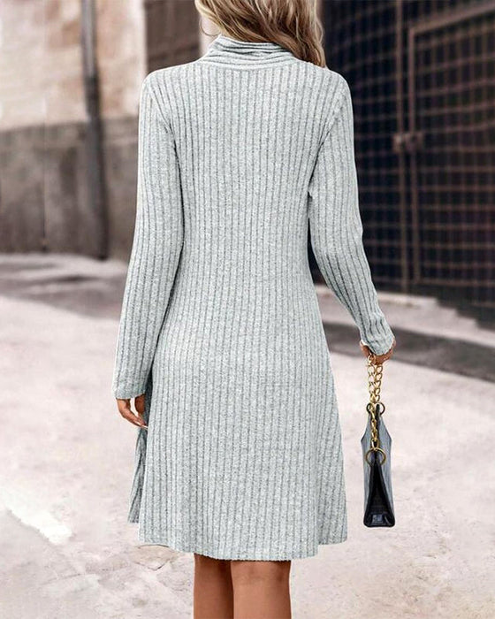 Elegant Enfärgad Klänning Med A-Linje