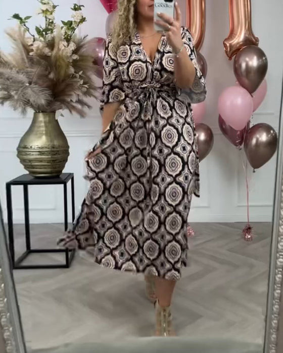 Damklänning med etniskt tryck