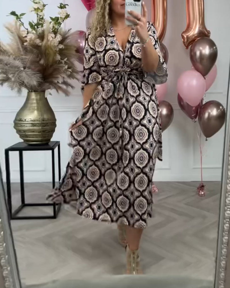 Damklänning med etniskt tryck