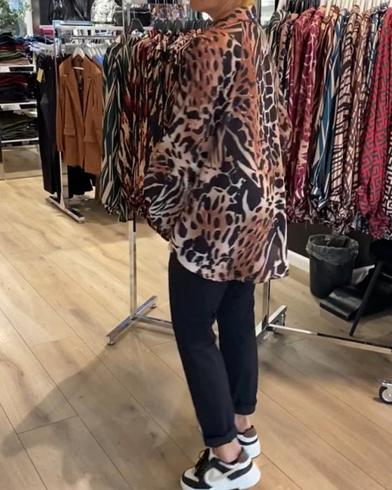 Lös topp med leopardmönster