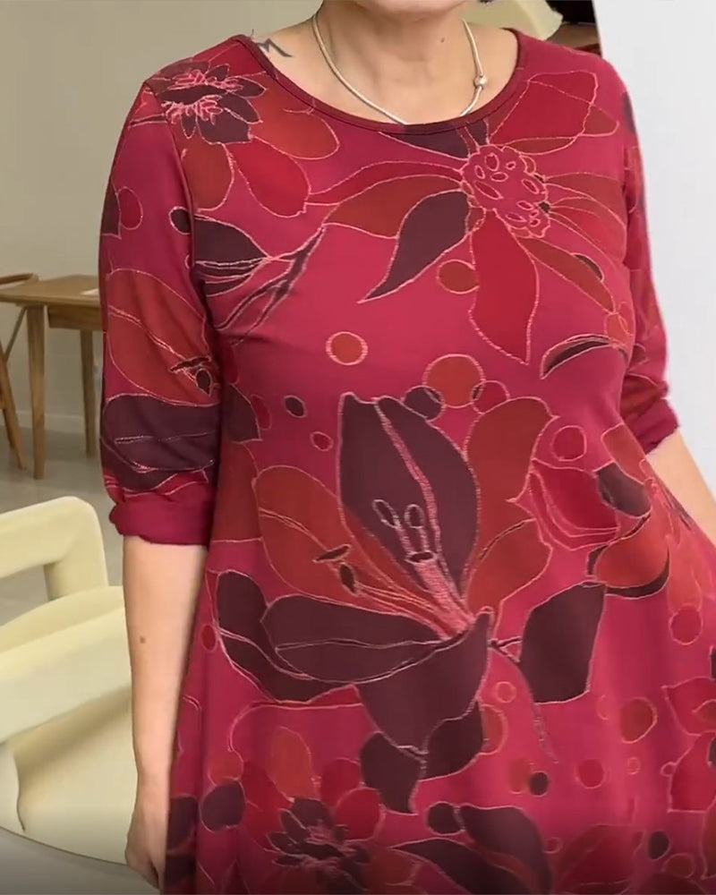 Rund halsad blommig vardagsklänning