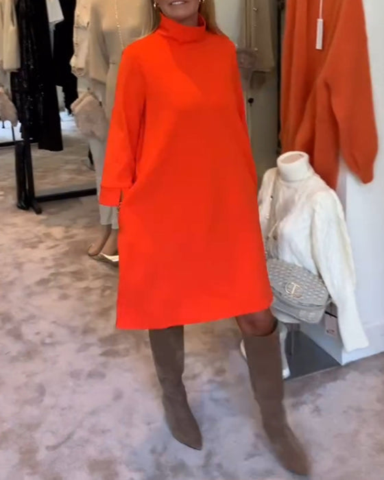 Enfärgad casual klänning med turtleneck