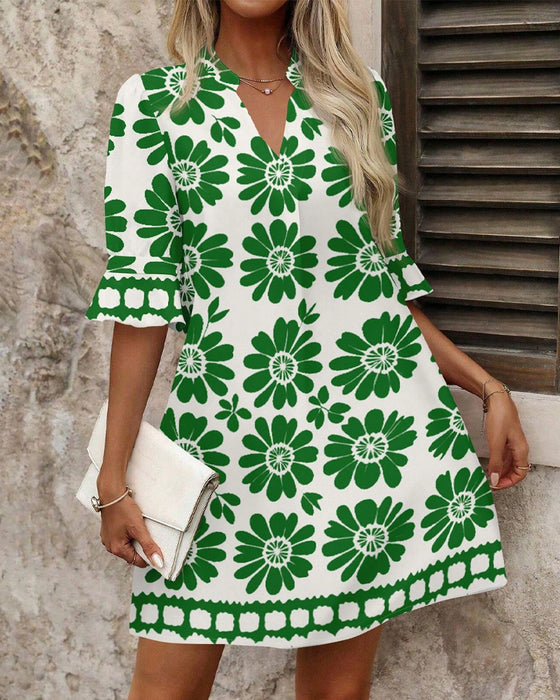 Elegant Rät Klänning Med Blommig Tryck