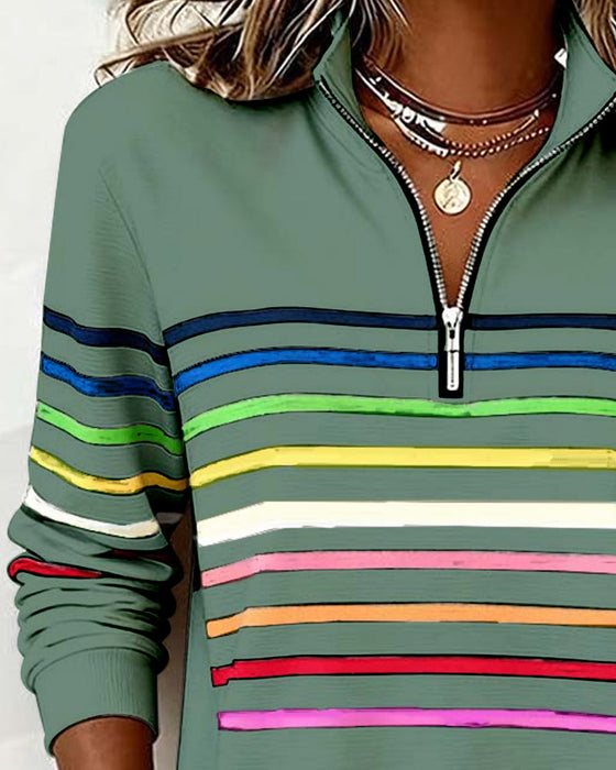 Moderiktig Randig Sweatshirt Med Halvlång Dragkedja Och Regnbågsmönster