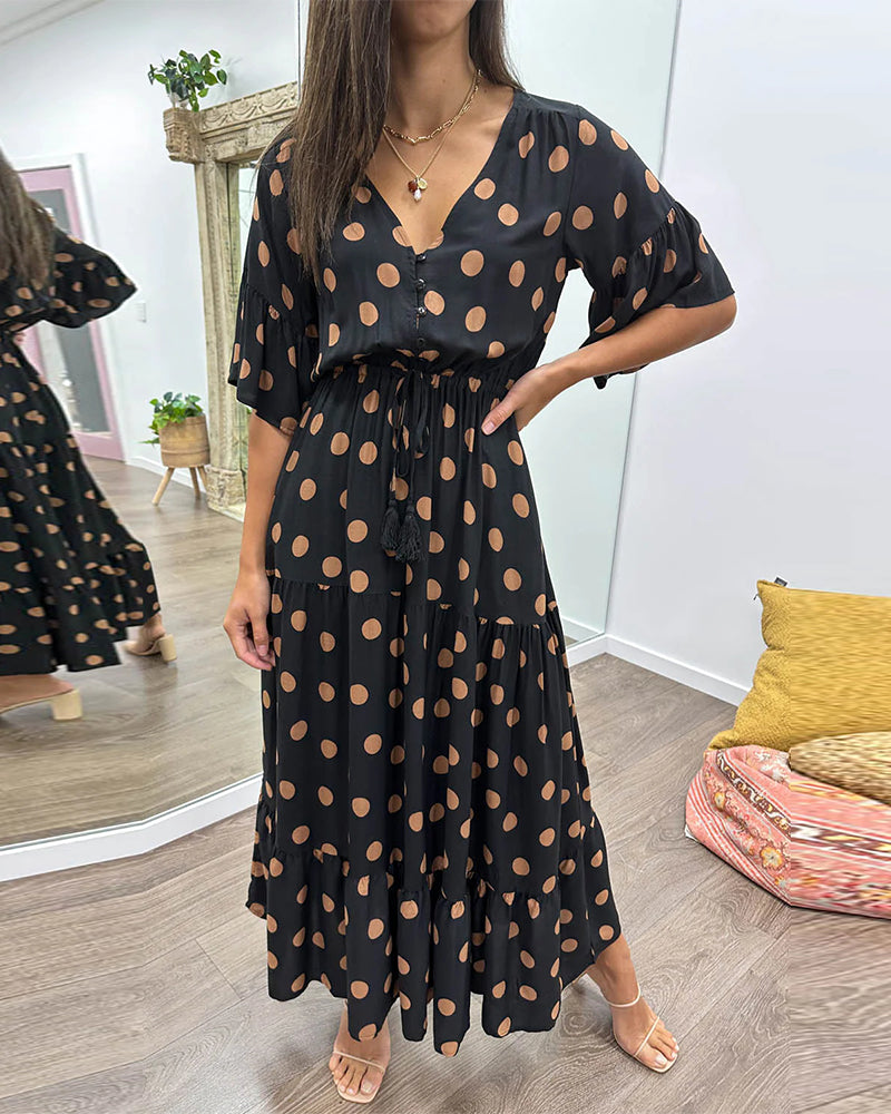 Casual prickig klänning med axelband