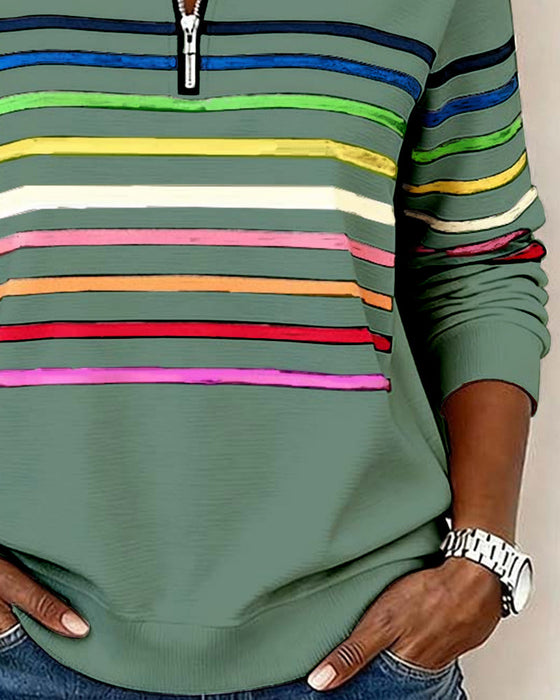 Moderiktig Randig Sweatshirt Med Halvlång Dragkedja Och Regnbågsmönster
