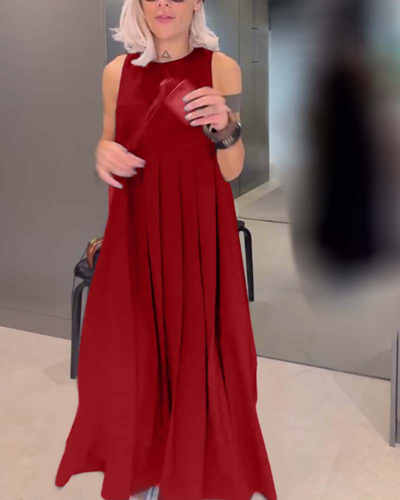 Elegant tankklänning med enfärgad och veck