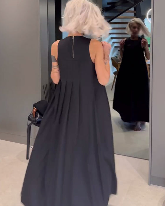 Elegant tankklänning med enfärgad och veck