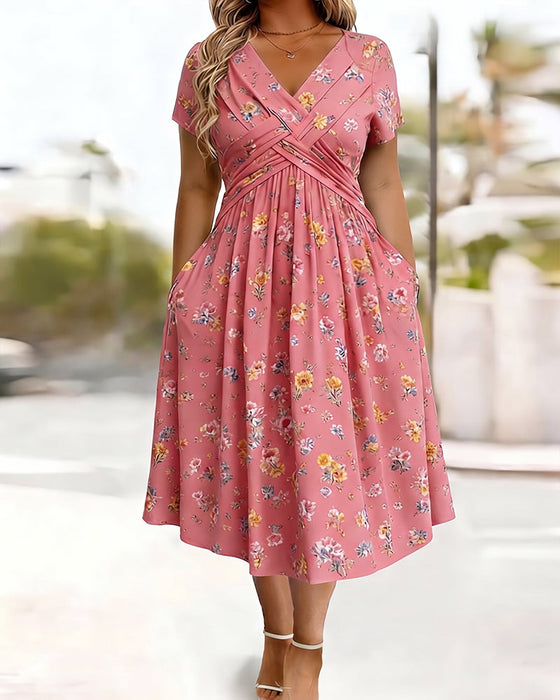 Klänning Blommig Twist Kort Ärm