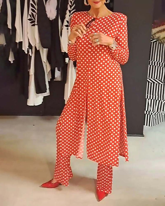 Elegant prickig slitskostym
