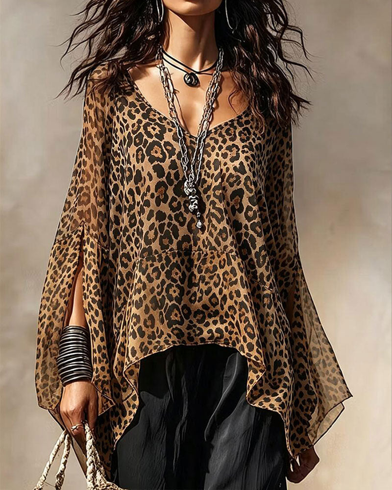 Blus V-Hals Leopard Oregelbunden