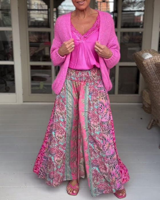 Byxor med färgglada löst sittande vida ben