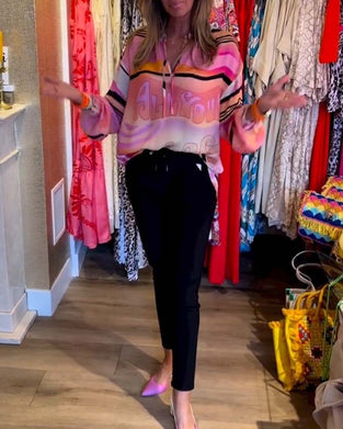 Casual topp med fjädring i kontrasttryck