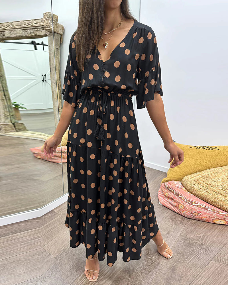 Casual prickig klänning med axelband