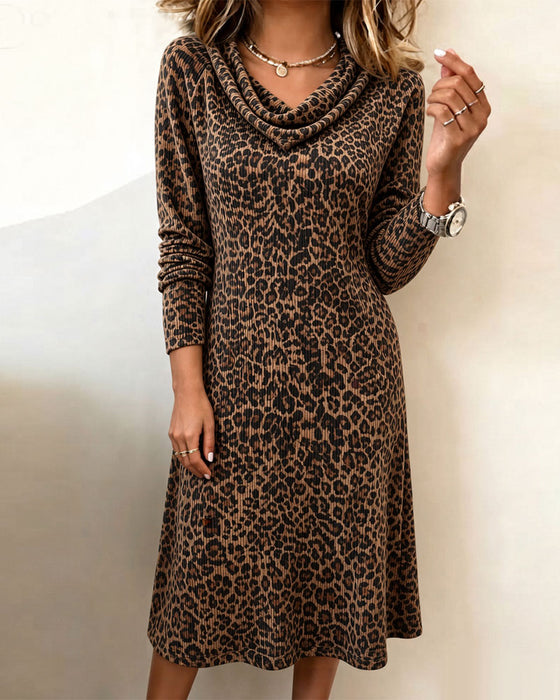 Klänning Slouchy Mock Neck Leopard Lång Ärm