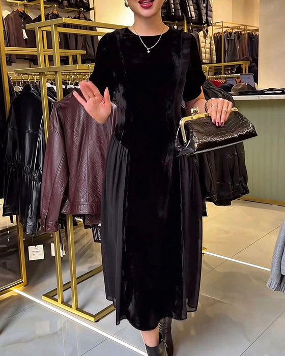 Klänning Rund Halsringning Veckad Slim Fit Stor Kjol