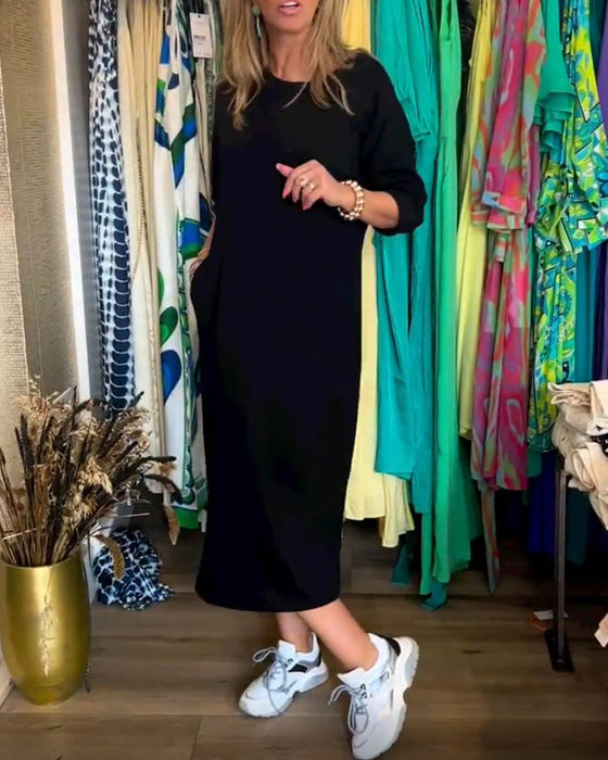 Enfärgad klänning med rund halsringning