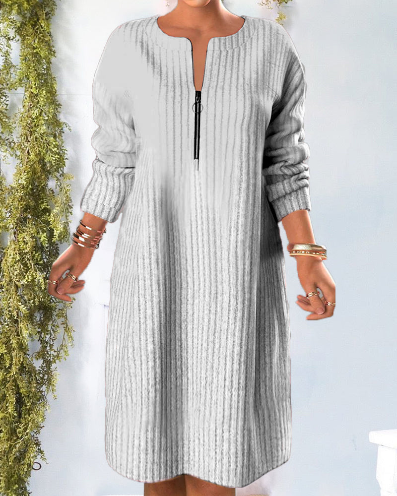 Enfärgad klänning med dragkedja