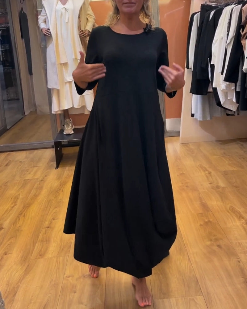 Klänning med långa ärmar och rund hals