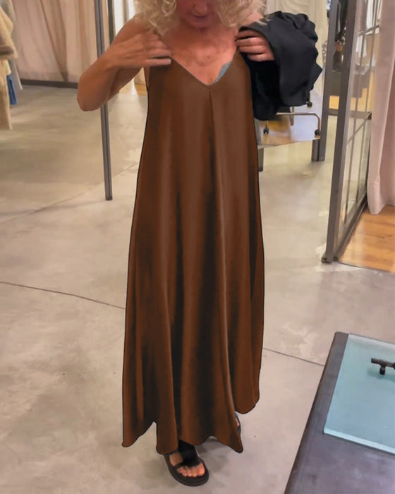 Enfärgad hängselklänning i två delar