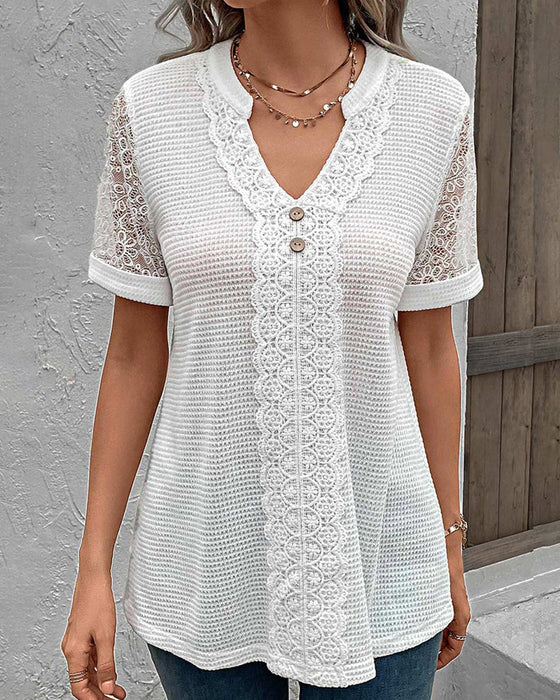Enfärgad v-ringad spets T-shirt