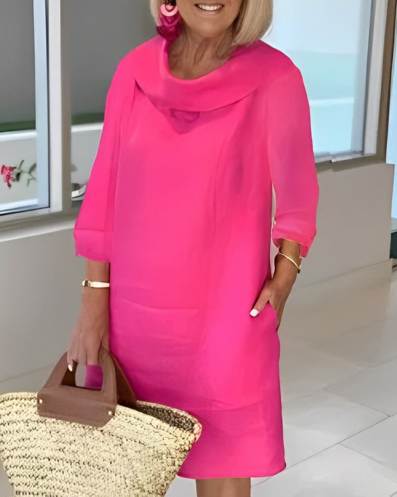 Enfärgad Klänning med rund hals