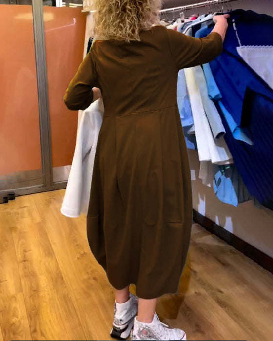 Klänning med rund hals 2/3 ärm