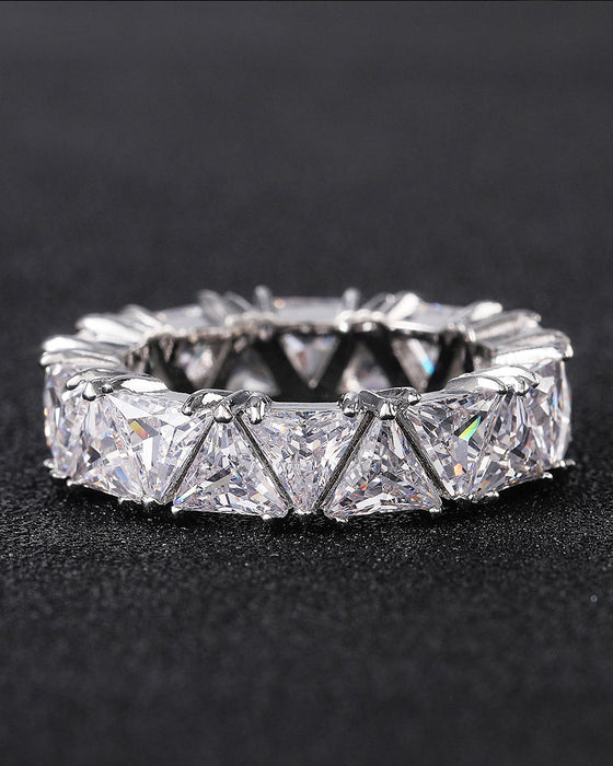 Ringa med triangulär med zirconia