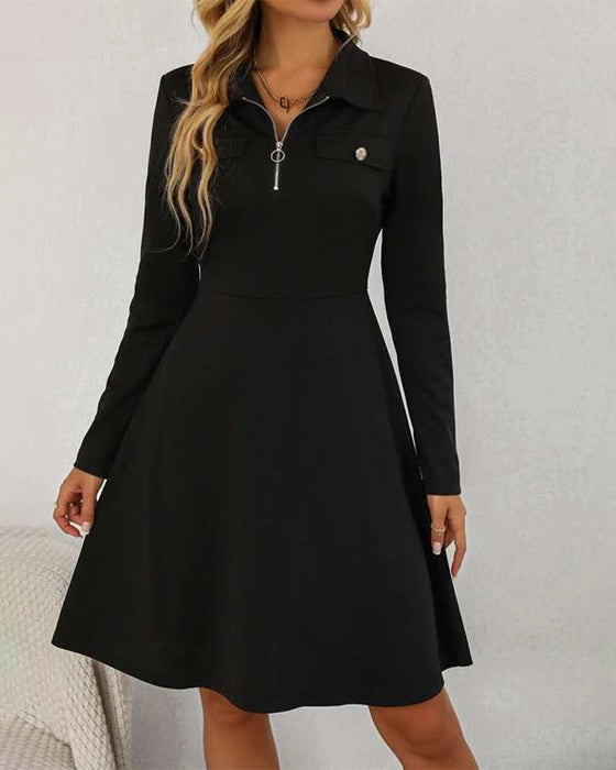 Elegant Knälång Klänning Med Slag