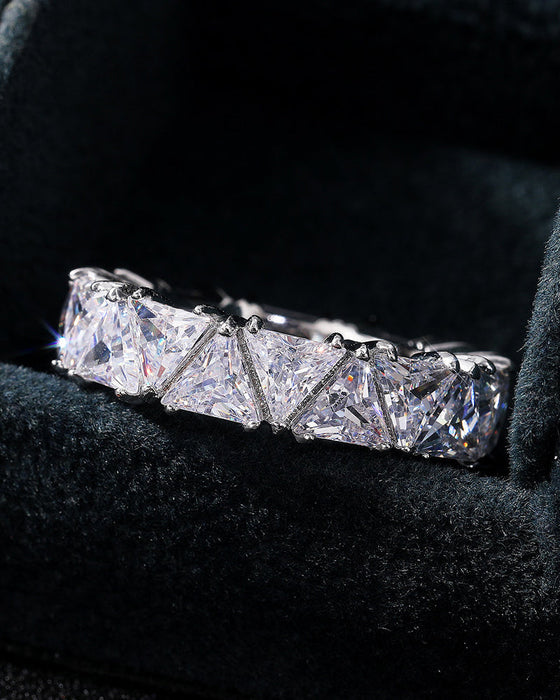 Ringa med triangulär med zirconia