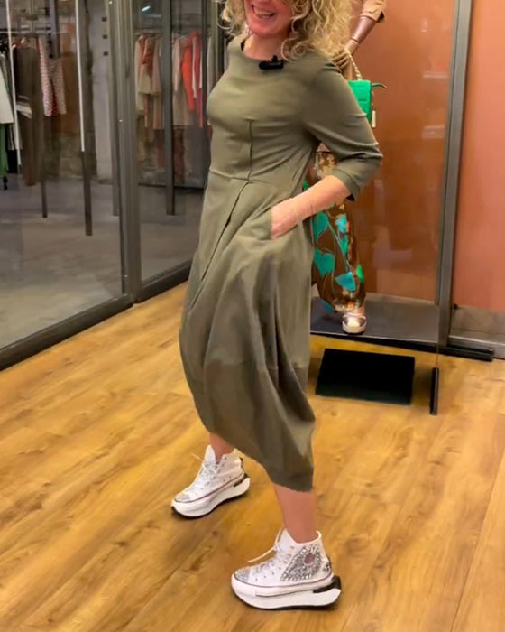 Klänning med rund hals 2/3 ärm