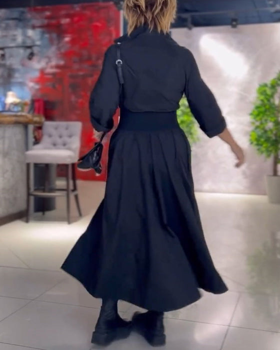 Elegant Enfärgad Klänning Med Fyrkantig Hals