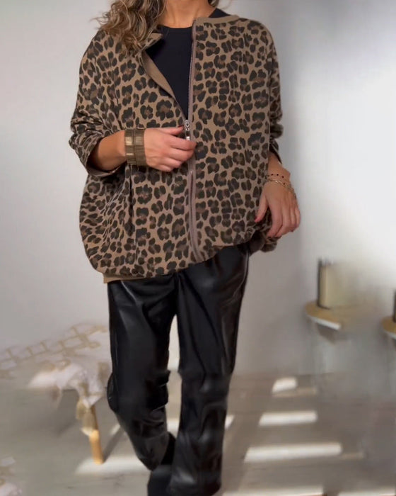 Trendig lös tröja med leopardtryck
